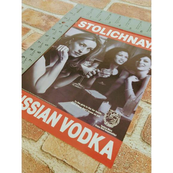 2004 Stolichnaya Print Ad Pretty Women at Tavern Table Russian Vodka Scene - Picture 2 of 6